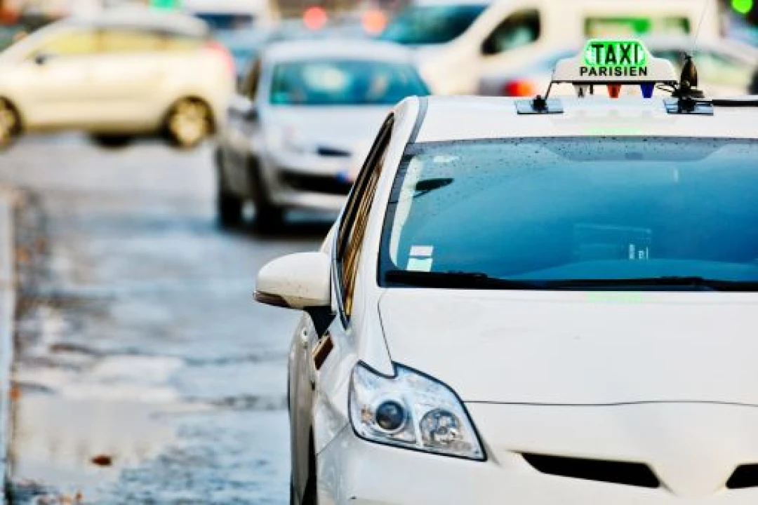 Les formations disponibles pour devenir taxi parisien